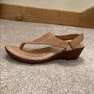 Born sandals